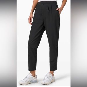 Lululemon Essential High Rise Trouser Pant in Black, size 4, never worn